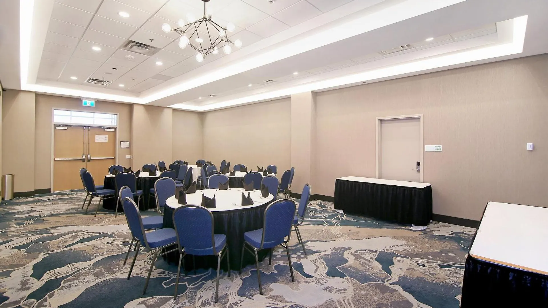 ***  Holiday Inn Hotel & Suites - Calgary Airport North By Ihg Canada