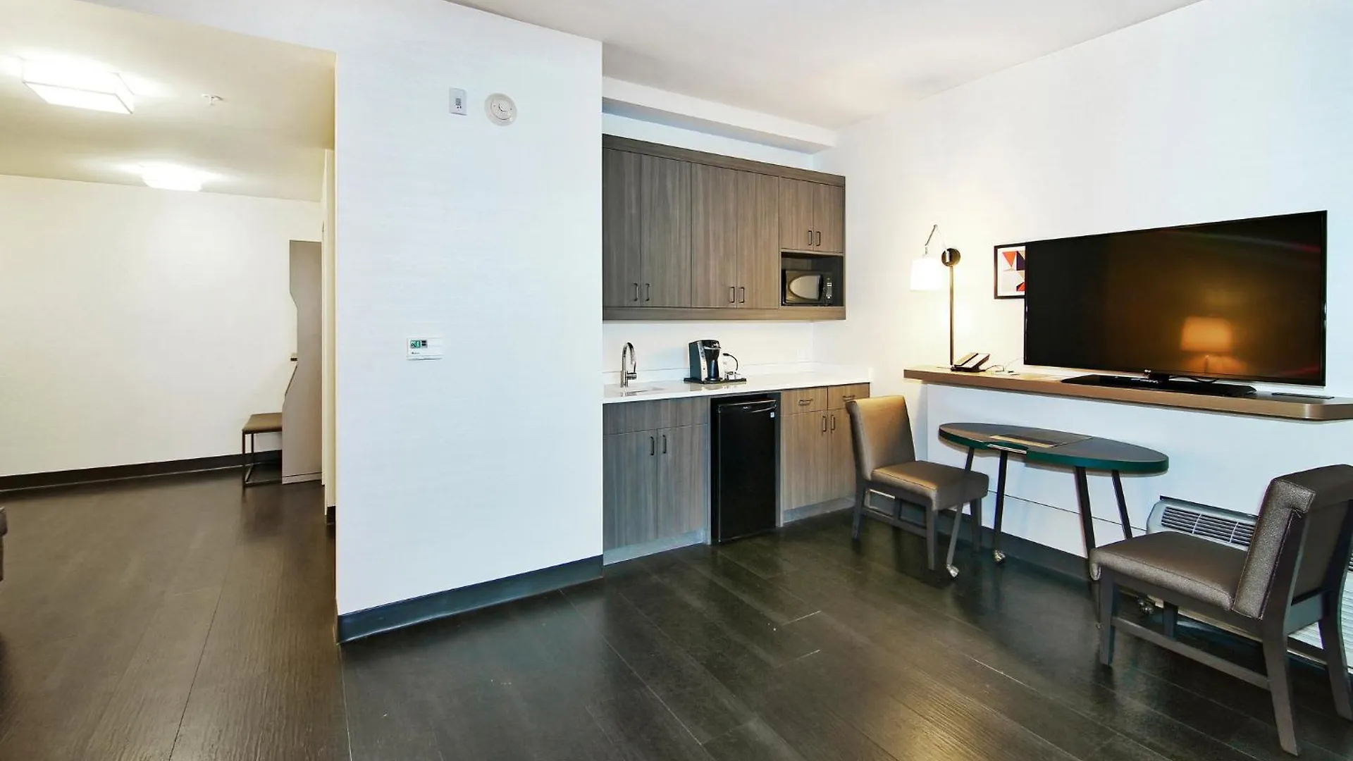 Holiday Inn Hotel & Suites - Calgary Airport North By Ihg 3*,