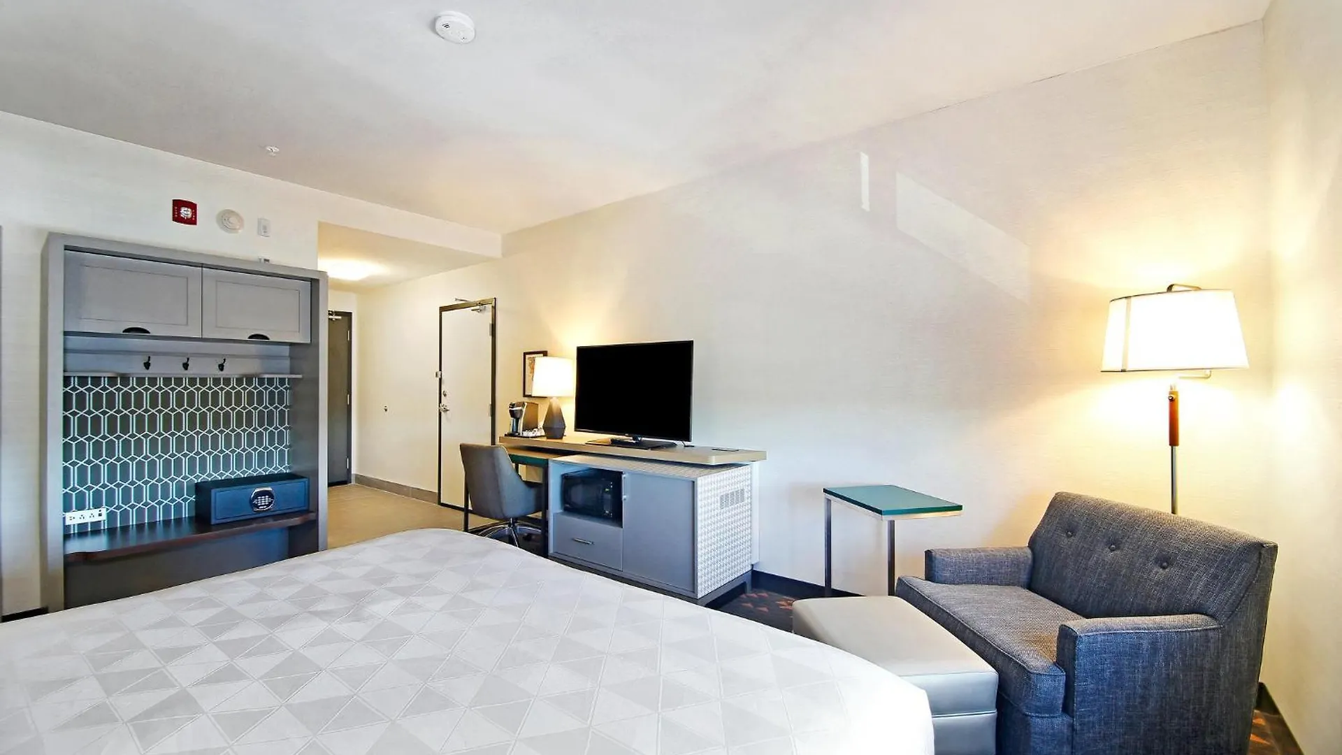 Holiday Inn Hotel & Suites - Calgary Airport North By Ihg 3*,  Canada