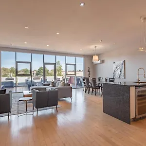  Apartment Captivating Quinpool Loft With Massive Terrace Canada