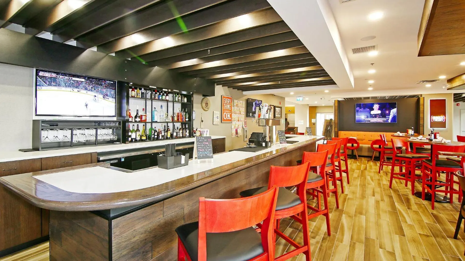 Holiday Inn Hotel & Suites - Calgary Airport North By Ihg 3*,